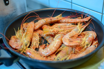 King prawns in a pan