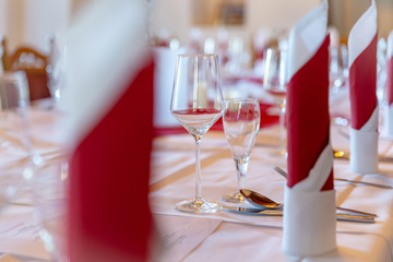 gedeckter Hochzeitstisch