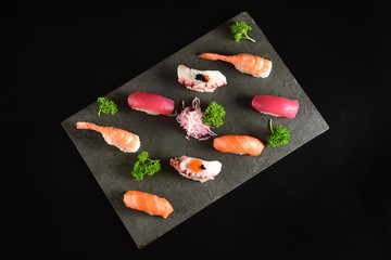 Nigiri sushi mix