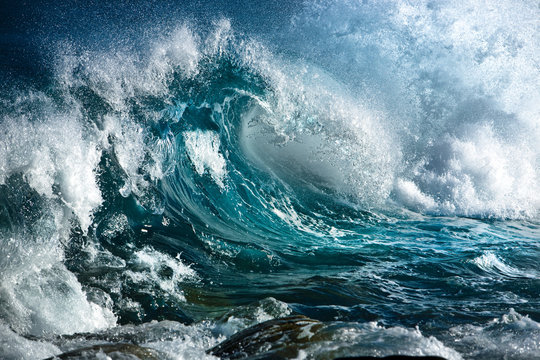 Ocean wave © irabel8