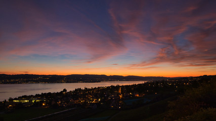 Fototapeta na wymiar Sonnenuntergang am Zürisee (Zürichsee)