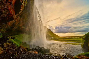 Fotobehang Seljalandsfoss - waterval in Zuid-IJsland, © dchumak