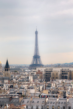 eiffel tower in paris