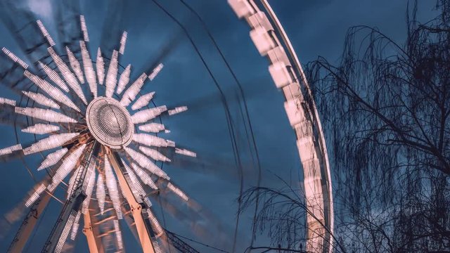 ferris whell timelapse in budapest on erzs  bet square at blue hour
