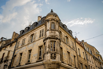 Fototapeta na wymiar Dans les rues de Dijon