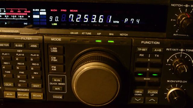 HF Ham Radio scanning  searching