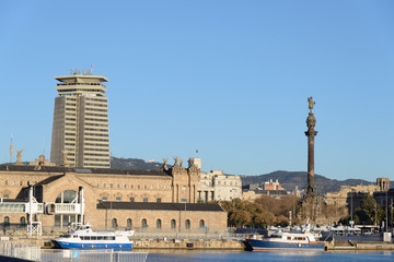 Vista del puerto de Barcelona, Cataluña, España