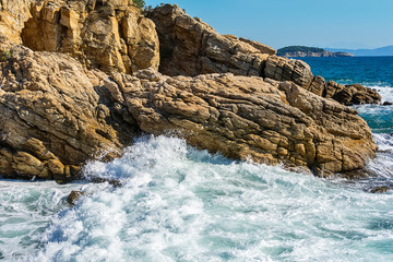 Fototapeta premium Rock and sea waves