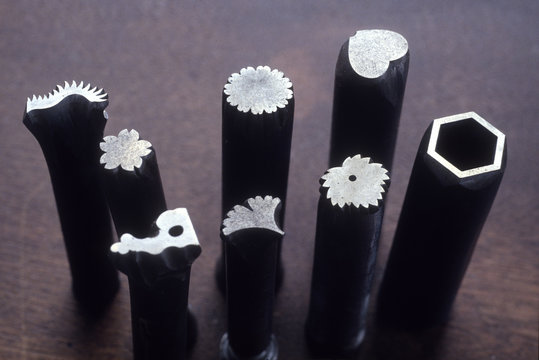 伝統工芸の肥後象眼作りに使用する道具