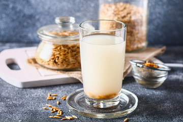 Broth, infusion of oat grains. Oat kvass, jelly is a healthy drink.
