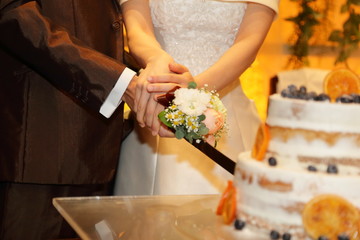 披露宴のケーキ入刀