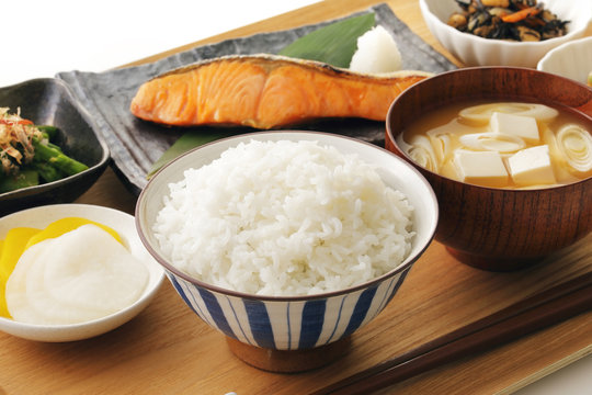 日本のごはん　Japanese foods(Typical Japanese breakfast)　　