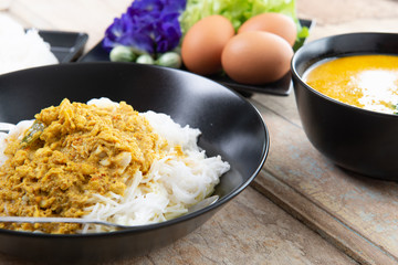 Crab curry and rice vermicelli