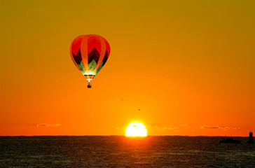 Fototapeta na wymiar Sun-rising at the Palm Beach Florida