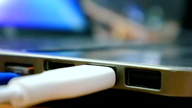 connecting usb cable to laptop