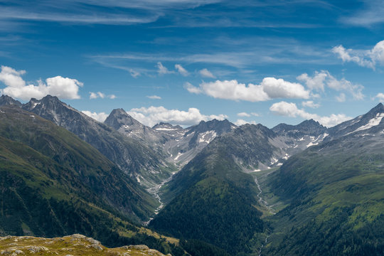 Aussicht vom Grimselpass ins Wallis
