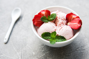 Strawberry ice cream