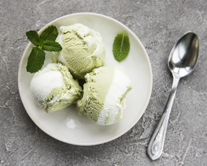 pistachio ice cream and mint