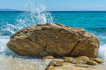 Fototapeta premium Rock and sea waves