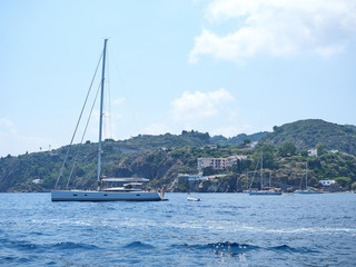 Fototapeta na wymiar Shot of Lipari's bay from boat during a sunny day