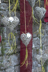 Cuori in salice in addobbi per manifestazioni 