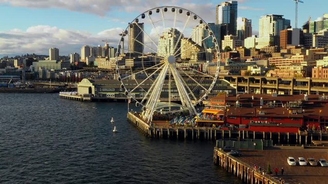 Tourist travel destination Seattle Great Wheel ferris ride
