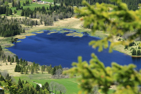 Vue aérienne du lac de Bellefontaine
