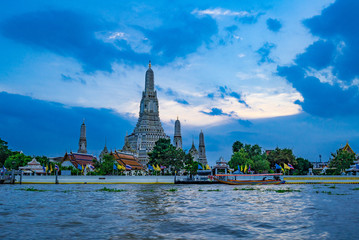 チャオプラヤ川とワット・アルン（Wat Arun, Bangkok）
