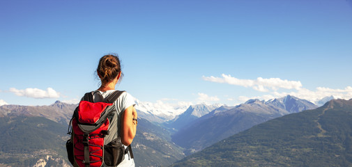 Frau beim Wandern