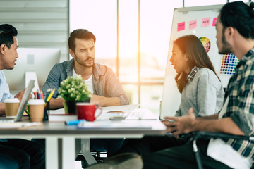 Obraz premium creativity brainstorm ideas concept with business partnet meeting workshop in conference room office background