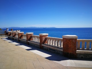 Vista mare, foto scattata sulla piazza belvedere di Piombino