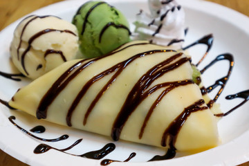 crepe with ice cream