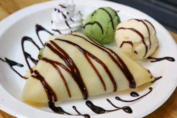 crepe with ice cream