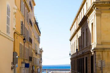 Fototapeta na wymiar Skyline by the sea of Marseille in southern France