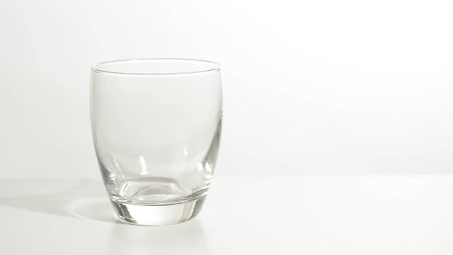 Vaso de cristal vacío