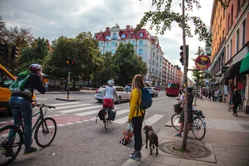 Deurstickers Stockholm, mensen op straat © vladuzn