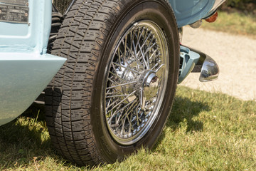 Fototapeta premium Speichenrad von einem Oldtimer