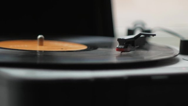 Vinly LP old record player 4k visual l resource Retro Hipster Young Smart Fashion Explainer Youtube 