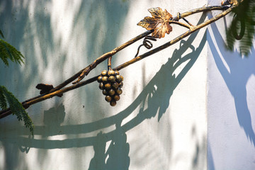 Metal grapes