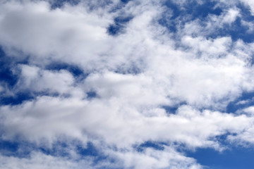 Obraz premium Cloudy sky on a spring day.