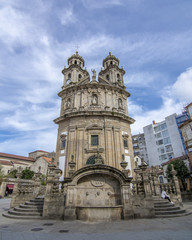 Fototapeta na wymiar Fachada de la iglesia circulare la Virgen de la Peregrina de Pontevedra