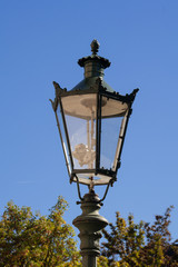 Fototapeta premium Historische Gaslaterne in einem Stadtteil von Düsseldorf