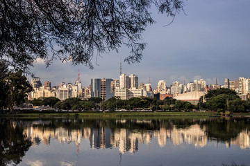 Skyline da cidade de São Paulo,  com destaque para zona sul, partindo do Parque do Ibirapuera