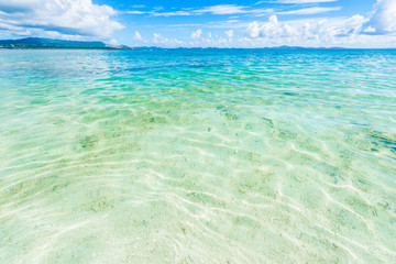 沖縄　水納島のビーチ