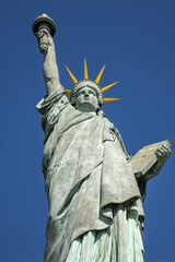 Fototapeta premium statue of Liberty in Paris on the ile aux Cygnes, an island in the Seine, Paris, France