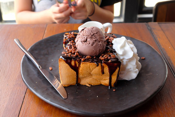 Toast with chocolate ice cream.