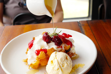 Waffle cream berry with ice cream