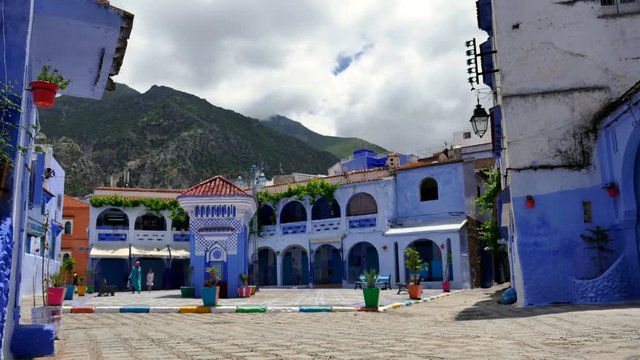 Time Lapse: People Passing Through Plaza