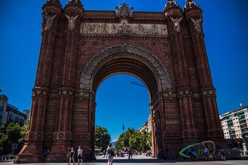 Fototapeta na wymiar Magnificent triumphal arch on sunny day