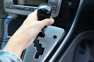 車のシフト操作イメージ